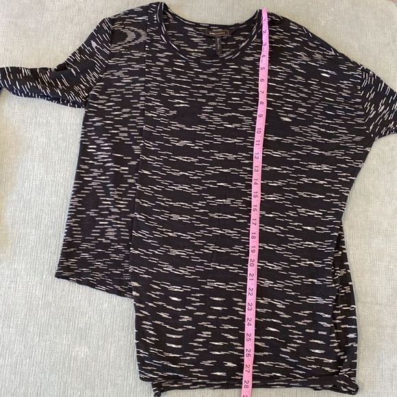 BCBGMAXAZRIA Asymmetrical Long Sleeve Knit Scoop Neck Light Sweater Top - Picture 8 of 9